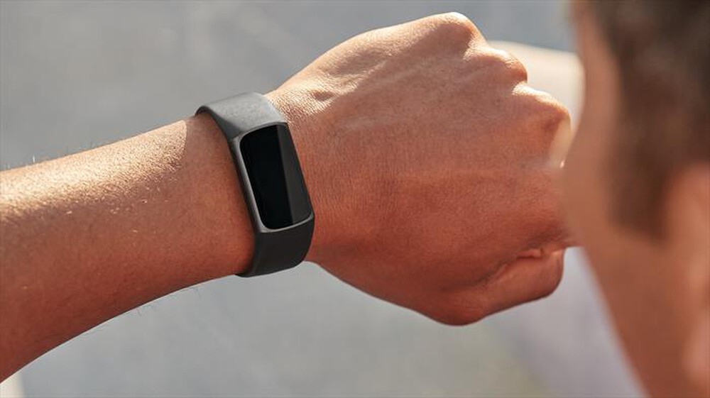 Immagine del prodotto FITBIT - CHARGE 5-BIANCO LUNARE / ORO CHIARO