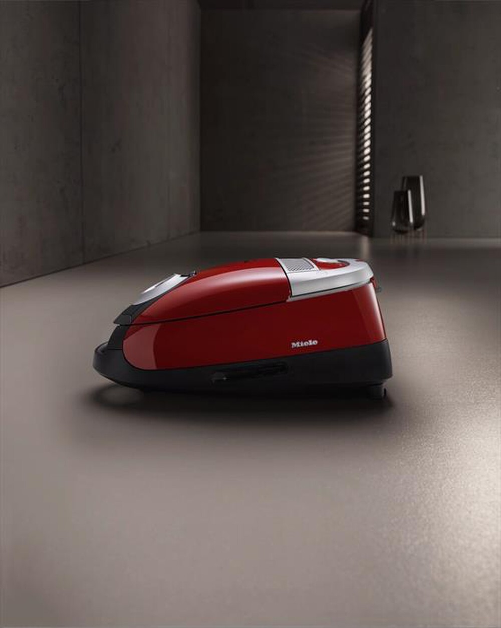Immagine del prodotto MIELE - Aspirapolvere a traino COMPLETEC2TANGOPOWERLINE-Rosso mango